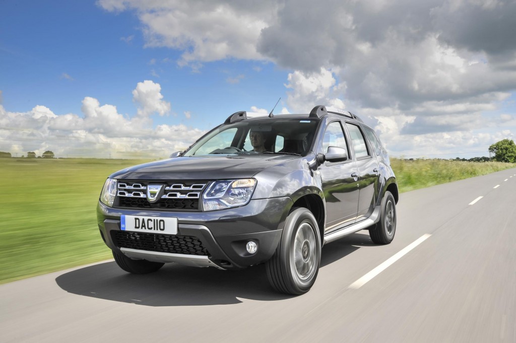 DACIA DUSTER WINS BEST SMALL SUV AT 2017 GREEN APPLE AWARDS