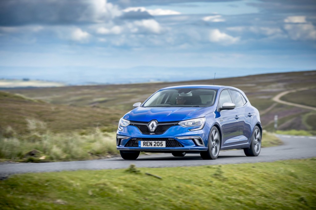 RENAULT ANNOUNCES NEW FINANCE OFFERS FOR FEBRUARY AND MARCH AND FREE INSURANCE ON CLIO