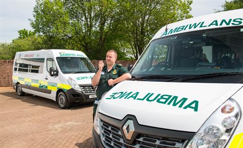 RENAULT MASTER HELPS WELSH OUTPATIENTS ON THE ROAD TO RECOVERY
