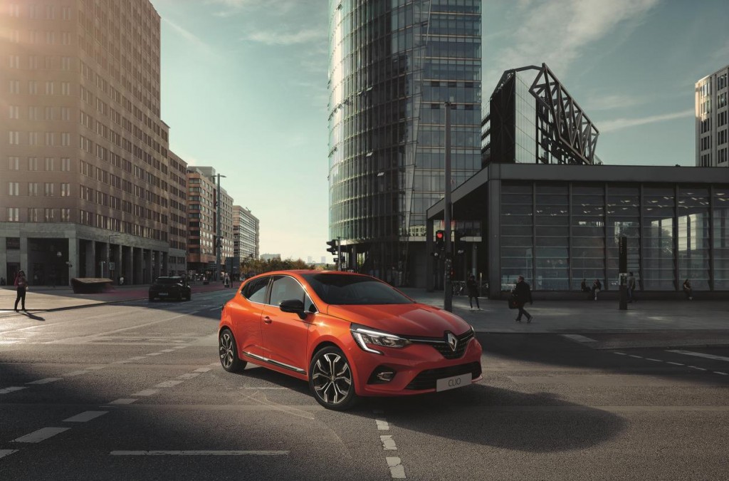 ALL-NEW RENAULT CLIO WINS THE SUN LEGEND AWARD AT THE MOTOR AWARDS 2019